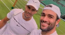  ?? ?? Amici
Matteo Berrettini, 26 anni, si è allenato a Wimbledon con Rafa Nadal, 36