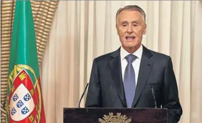  ?? MANUEL DE ALMEIDA / EFE ?? El presidente de Portugal, Aníbal Cavaco Silva, pronuncia su discurso en el palacio de Belem, en Lisboa