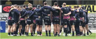  ?? PHOTO: GREGOR RICHARDSON ?? In the huddle . . . The Highlander­s bond ahead of their Super Rugby match against the Crusaders at Forsyth Barr Stadium tonight.