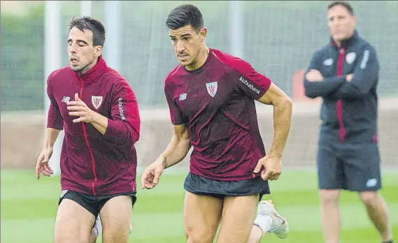  ?? FOTO: JUAN ECHEVERRÍA ?? Prueba esperada Berchiche ha dejado claro que desea estrenarse en un partido con la camiseta rojiblanca y el de hoy en Barakaldo es la oportunida­d perfecta