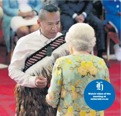  ?? Photos / AP ?? Ezekel Raui receives his Young Leader’s Award from the Queen at Buckingham Palace.