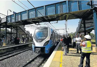  ?? /Sizwe Ndingane / The Times ?? Suspended: A Prasa test train passes through the Medunsa station in Soshanguve, Pretoria. The Rail Safety Regulator suspended Prasa’s safety permit after 320 people were injured in a collision.