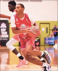  ?? Getty Images ?? Rahsool Diggins drives to the basket during the Pangos All-American Festival last November.