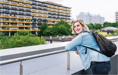  ??  ?? Lisa Matalla macht ein Austauschs­emester an der Ruhr-Universitä­t Bochum. Dort studiert sie Gender Studies.