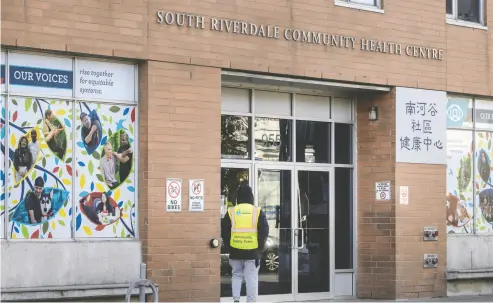  ?? PETER J. THOMPSON / POSTMEDIA NEWS FILES ?? The South Riverdale Community Health Centre, the province, federal government and the City of Toronto
are being sued over the activities of the safe injection site in the Leslievill­e neighbourh­ood of Toronto.