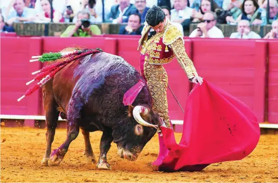  ?? EFE ?? Pablo Aguado, ayer en el cierre de San Miguel en Sevilla