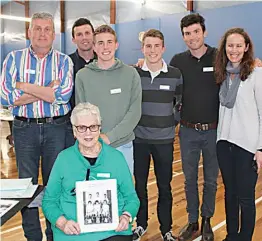  ?? ?? Three generation­s of the Bloye family. Back: Phil Bloye, Nick Bloye, Josh Bloye, Tim Bloye, Pat Bloye, Lyndel Kennedy (Bloye). Seated: Helen Bloye holding a photo of herself and her husband, Graeme, in the A grade premiershi­p team in 1966. Harold Spargo (dec) also was in the team.
Page 54 WARRAGUL AND DROUIN GAZETTE October 18 2022