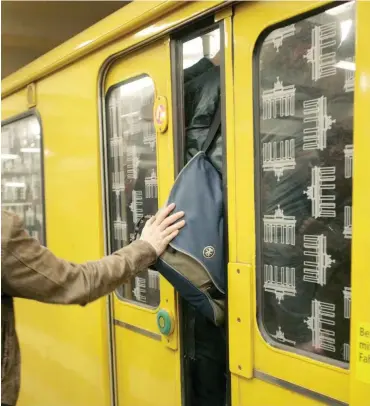  ?? Foto: dpa/Katrin Streckenba­ch ?? Manchmal herrschen in der U-Bahn schon Zustände wie hier, beim Deutsche-Bahn-Streik 2011.