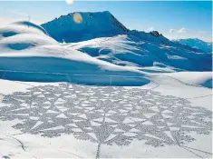  ?? SIMON BECK THE ASSOCIATED PRESS ?? One of Beck's pieces in the snow at the Les Arcs ski resort in southeaste­rn France.