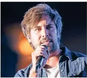  ?? FOTO: MARKUS SCHOLZ/ DPA ?? Das Konzert mit Max Giesinger (links) wurde verlegt auf den 18. Juli 2022. Es ist ausverkauf­t.