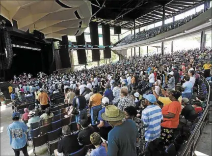  ?? FILE PHOTO ?? A crowd enjoys a mainstage performanc­e at a previous Jazz Festival at Saratoga Performing Arts Center.