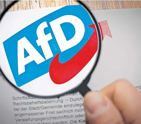  ?? FOTO: IMAGO/BIHLMAYERF­OTOGRAFIE ?? Kulturkamp­f am Küchentisc­h: Darf man die AFD als „rechtsextr­em“oder gar als „Nazi-partei“bezeichnen? Es ist komplizier­t.