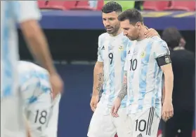  ?? FOTO: AP ?? Messi y Agüero, juntos de inicio No conectaron mucho los dos amigos