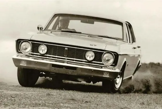  ??  ?? ABOVE An old Ford can be alarming enough without adding aftermarke­t electrics.
OPPOSITE Phil, Mick and a well set-up pair of hoists.