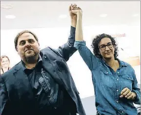  ?? PAU BARRENA / AFP ?? Junqueras y Rovira, ayer en el consejo nacional de ERC