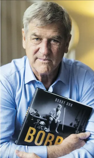  ?? CRAIG ROBERTSON ?? Bobby Orr with his new photo book.
