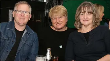  ??  ?? Paul Smythe, Clodagh Dunleavy Smyth and Doreen Ryan at the Wexford Music Club open chair night in Mackens Bar.