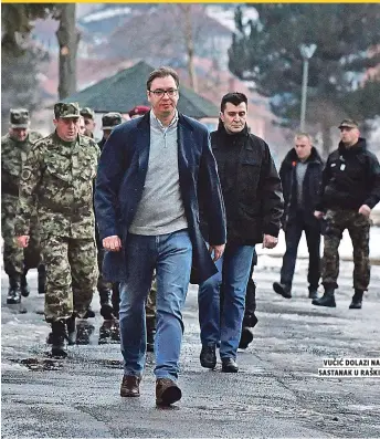  ??  ?? vuČiĆ dolazi na sastanak u raški