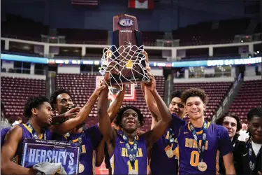  ?? MARK PALCZEWSKI — FOR MEDIANEWS GROUP ?? Roman Catholic celebrates after winning the PIAA 6A boys basketball championsh­ip at the Giant Center in Hershey, PA on Saturday.