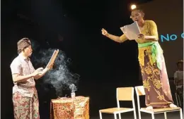  ?? RIYADHUS SHALIHIN FOR JAWA POS ?? DIALOG BUDAYA: Salah satu penampilan dalam Asian Playwright Meeting 2019. Perhelatan itu menjadi momen dialog lintas budaya.