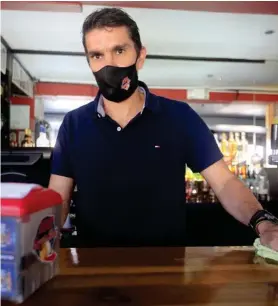  ?? RAFAEL PACHECO GRANADOS ?? Desde hace 9 años, Brenes es el dueño de Asis Sport Bar.