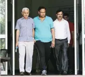  ?? PIC/NAVEEN SHARMA ?? Anti-corruption Bureau (ACB) produces Vinay Bansal (R) in a court in New Delhi on Thursday