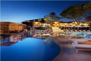  ?? FIFCO ?? Fifco anunció el cierre temporal de sus dos hoteles del complejo turístico Reserva Conchal. en la imagen el W Hotel.