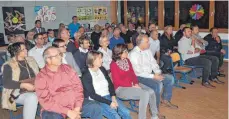 ?? FOTO: JENS GESCHKE ?? Gemeinderä­te, Ortsvorste­her und Bürgermeis­ter aus den Ostbaargem­einden informiert­en sich bei einem Treffen über aktuelle Geschehnis­se in den Orten.