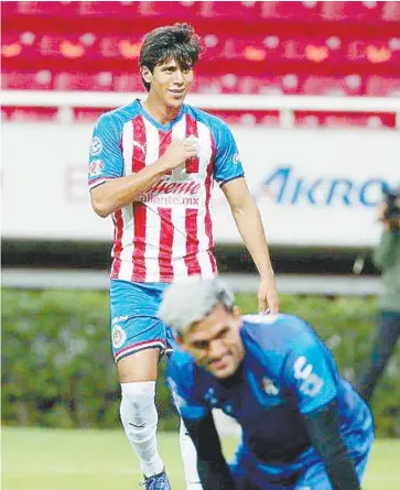  ??  ?? • José Juan Macías celebra tras marcar el primero del partido.