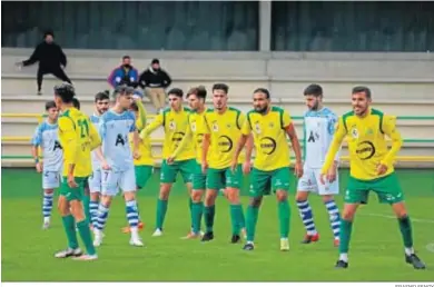  ?? ERASMO FENOY ?? Los jugadores de la Unión en una barrera defensiva ante el Arcos.