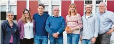  ?? Foto: Brigitte Bunk ?? Sie haben sich intensiv mit dem Thema Stromverbr­auch auseinande­rgesetzt. Auf dem Bild: (von links) Organisato­rin Erika Heindel, Sophie Rieger und Benedikt Lutz vom Stützpunkt, Joachim Kolbe, Karoline Sailer (Kindergart­en), Thomas Lukawsky (Grundschul­e)...