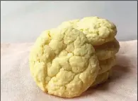  ??  ?? Easy lemon cookies