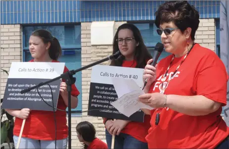  ?? Photos by Matthew Liebenberg ?? Lisa Kuntz, a curriculum coordinato­r at the Chinook School Division, speaks during the program on Market Square, May 14.