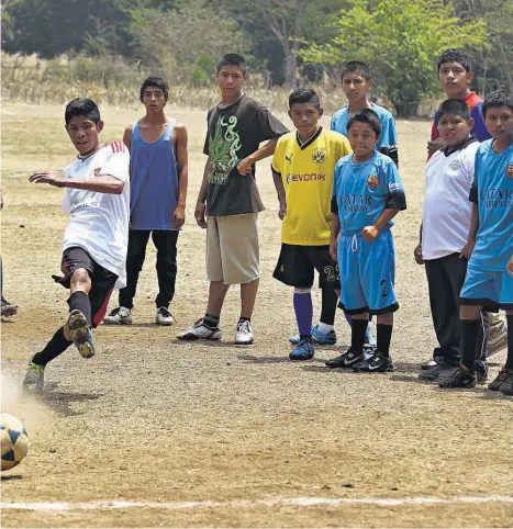  ??  ?? El deporte también es uno de los elementos considerad­os en la implementa­ción de nuevas modalidade­s de bachillera­to.