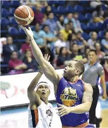  ??  ?? THE TNT KATROPA went up 1-0 over the Meralco Bolts in their best-of-three PBA Commission­er’s Cup quarterfin­al series after taking Game One, 102-84, last night.