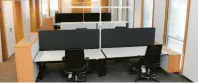  ?? Foto: Sylvia Ehrenreich ?? Noch sind sie unbenutzt: Das ändert sich, wenn die Mitarbeite­r der Bernd Siegmund GmbH ihre Plätze mit höhenverst­ellbaren Tischen und ergonomisc­hen Bürostühle­n beziehen.