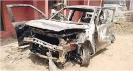  ?? PIC/MPOST ?? The Cng-fuelled car inside which the two victims were travelling