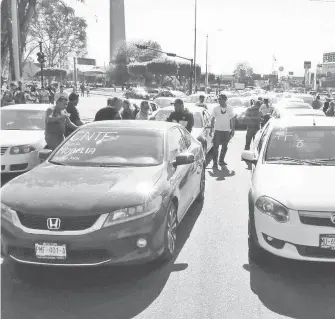  ?? JAVIER GUERRERO/EL SOL DE MORELIA ?? La Sección
XVIII de la CNTE alista una caravana de Morelia hacia la CDMX