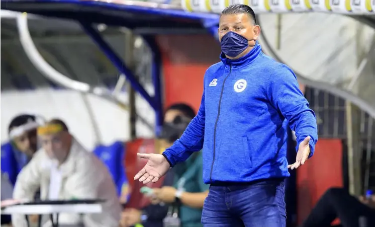  ?? RAFAEL PACHECO ?? Géiner Segura ha trabajado sin presión al frente de Guadalupe, club al que ha hecho a su imagen. El Fantasma afirma que le deja nuevos jugadores al fútbol tico.