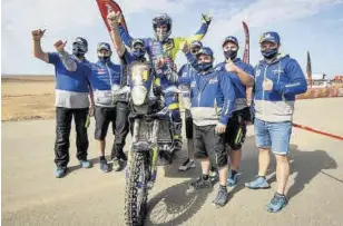  ?? AFP ?? Lorenzo Santolino (Sherco) se despide como mejor piloto español en la categoría de motos del Dakar 2021, sexto en la general
//