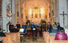  ?? Foto: Manfred Miller ?? Das Vocalensem­ble Zusmarshau­sen bewegte beim Kirchenkon­zert mit stimmungs vollen Liedern.