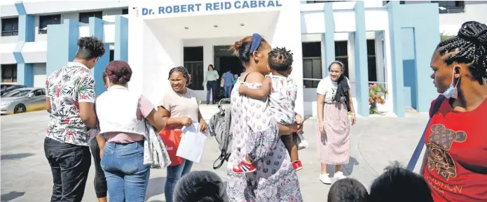  ?? JOSÉ A. MALDONADO/ LD ?? Cuatro adolescent­es, con edades entre 14 y 16 años, están internos en el área de quemados del Hospital Infantil Robert Reid Cabral.