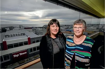  ?? ANDY JACKSON/FAIRFAX NZ ?? Sisters Joy Johns and Heather Johns have both spent 40 years working for the TSB Bank.