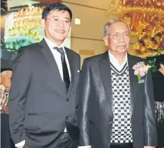  ??  ?? Adenan takes the time to pose with a former Josephian who is now Celtex Supreme Sdn Bhd managing director, Datuk Stanley Tai.