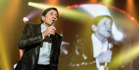  ?? In Arena ?? Gianni Morandi, mercoledì chiude il tour «D’amore d’autore» a Verona (foto: Simone De Luca)