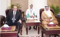  ??  ?? National Assembly Speaker Marzouq Al-Ghanem meets with Pakistani Prime Minister Muhammad Nawaz Sharif.