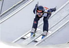  ?? FOTO: DANIEL KARMANN / DPA ?? Kombiniere­rin Cindy Haasch vom WSC 07 Ruhla feiert am Freitag in Lillehamme­r ihr Weltcup-debüt.