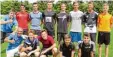  ?? Foto: Werner Friedel ?? Die erfolgreic­he Mannschaft der Wertin  ger Realschule. Vorne links Sportlehre­r Herbert Gabriel.