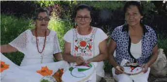  ??  ?? Ma. Dolores Alvarado, Anabel Hernández y Flor Toscano.