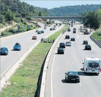  ?? AGUSTÍ ENSESA ?? Las concesione­s de la AP-7, la mayor autopista de España, empiezan a vencer en el 2019